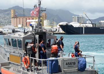 Update: Coast Guard rescues mariners from overdue sailing vessel off Hawaii