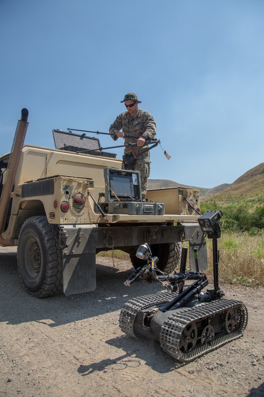 15th MEU Marines conduct EOD training