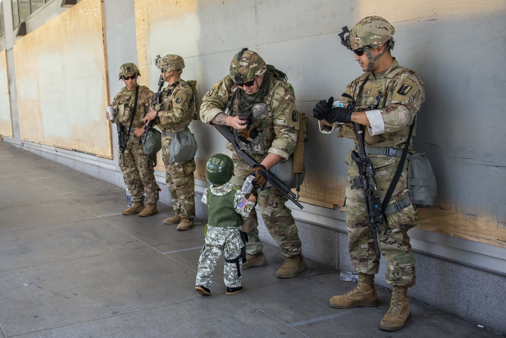 79th IBCT Soldiers receive community support