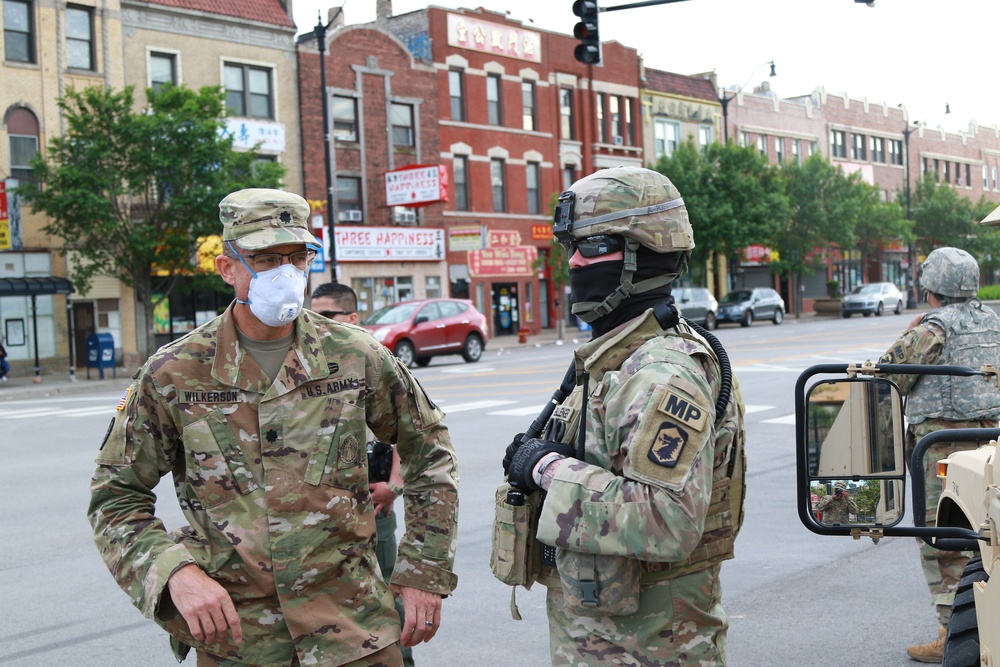 Illinois National Guardsmen conduct law enforcement support operations throughout Chicago