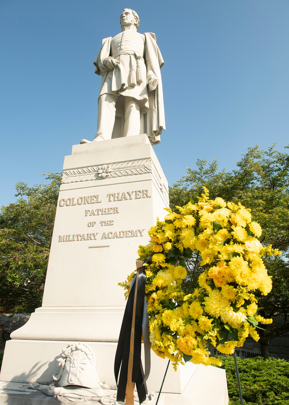 alumni wreath laying