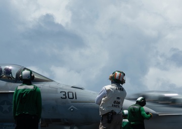 USS Ronald Reagan (CVN 76) Flight Operations