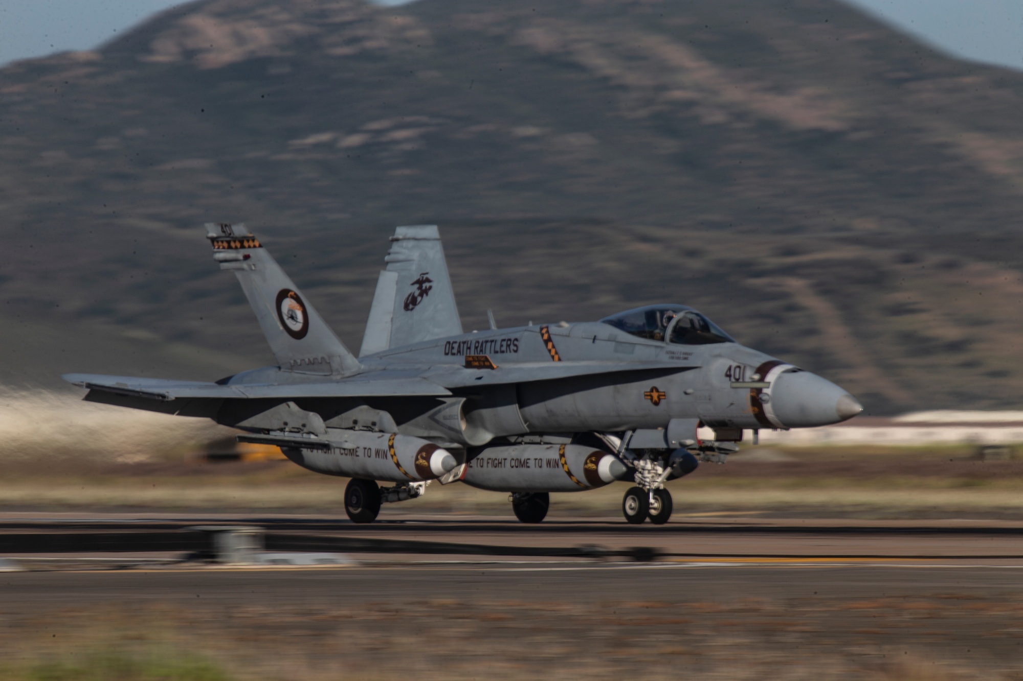 ギラファ　アクティオン DVIDS - Images - VMFA-323 Departs For Final F/A-18C Deployment