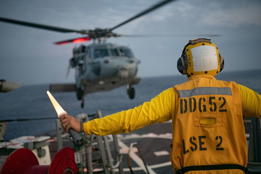 USS Barry Conducts Night Flight Quarters