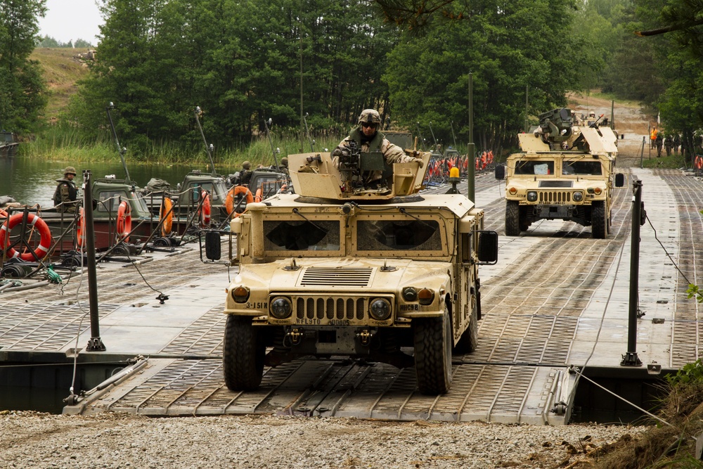 US 3rd Infantry Division conducts river crossing training