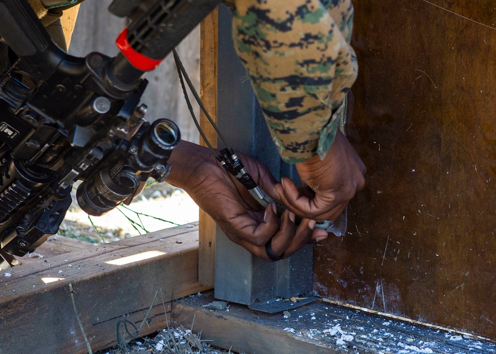 15th MEU Marines conduct breaching training for RUT