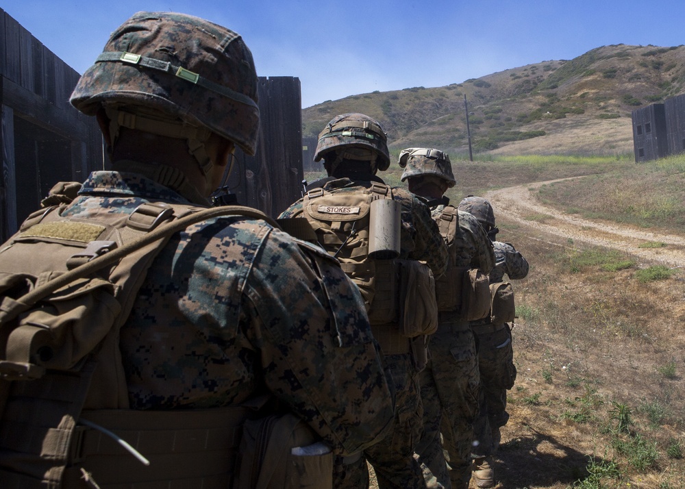 15th MEU Marines conduct breaching training for RUT