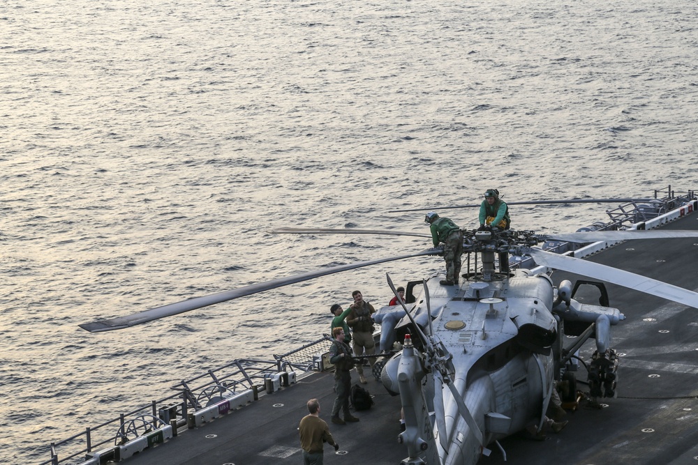 BATARG, 26th MEU transits Bab Al-Mandeb strait