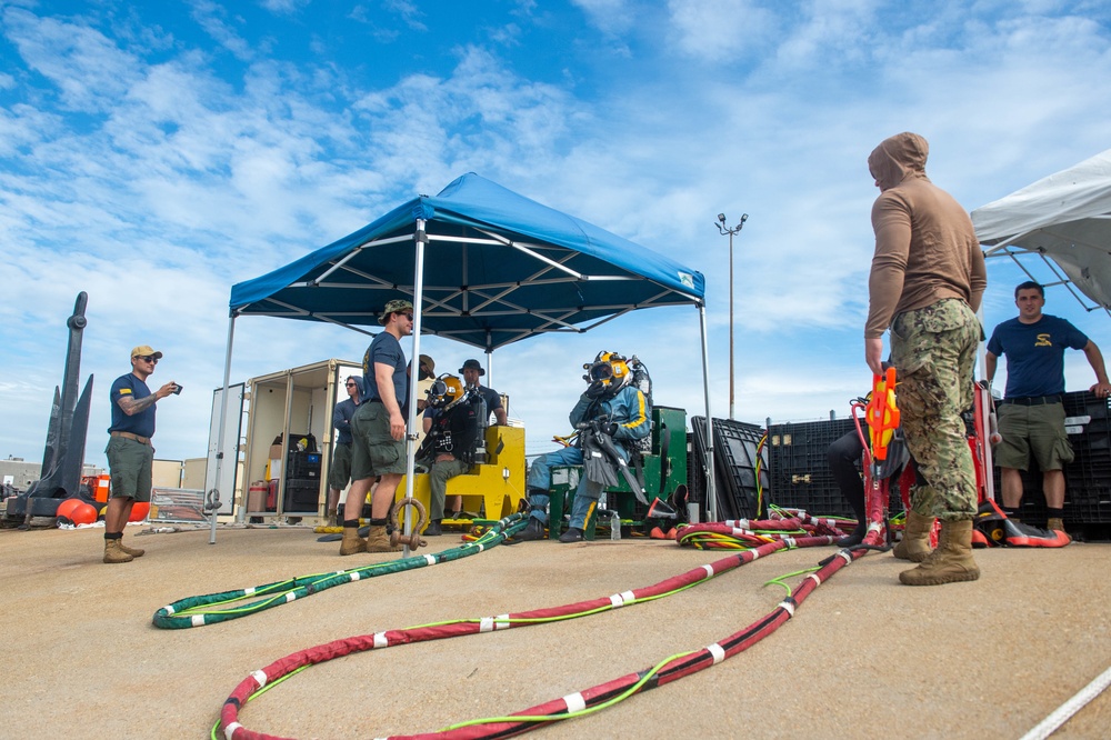 Navy Divers Conduct Training