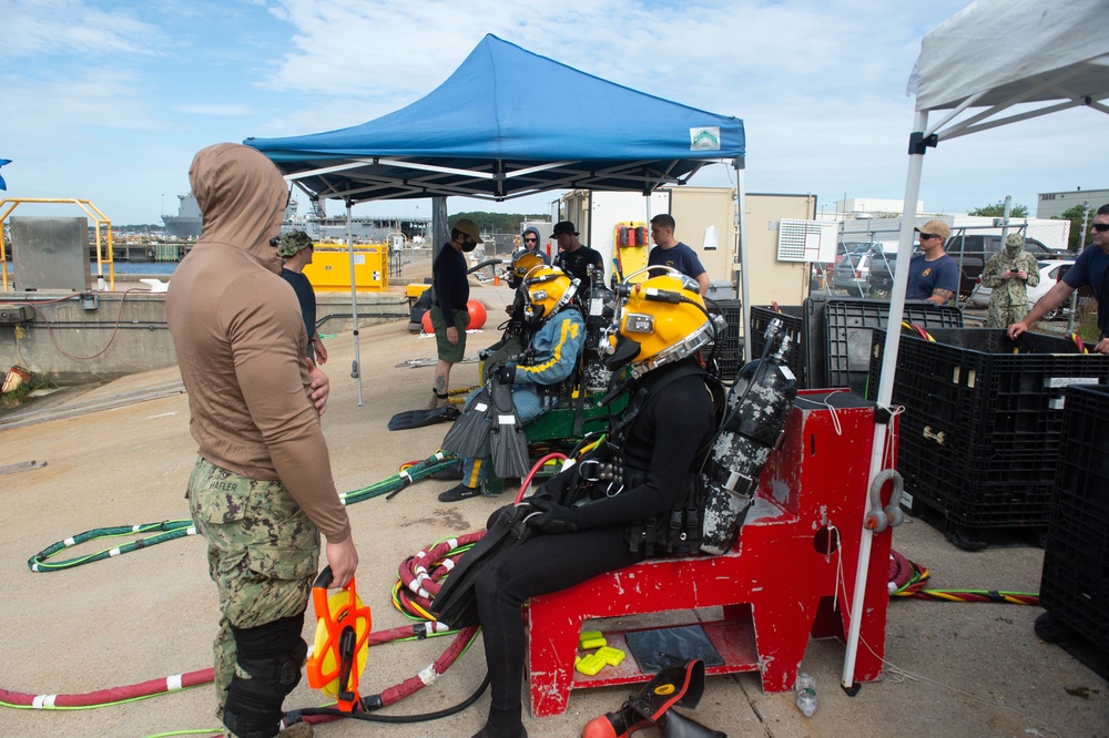 Navy Divers Conduct Training