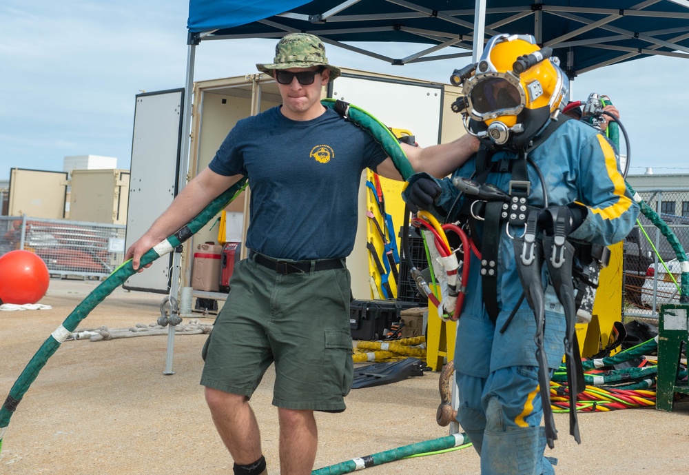 Navy Divers Conduct Training