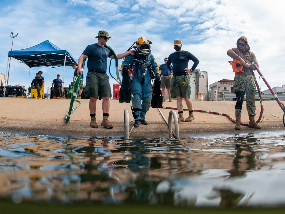 Navy Divers Conduct Training