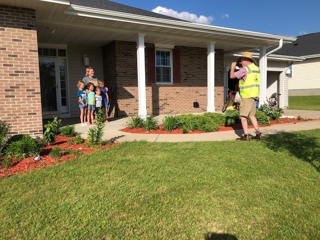 Fort McCoy Army Community Service holds 'front porch photos' event