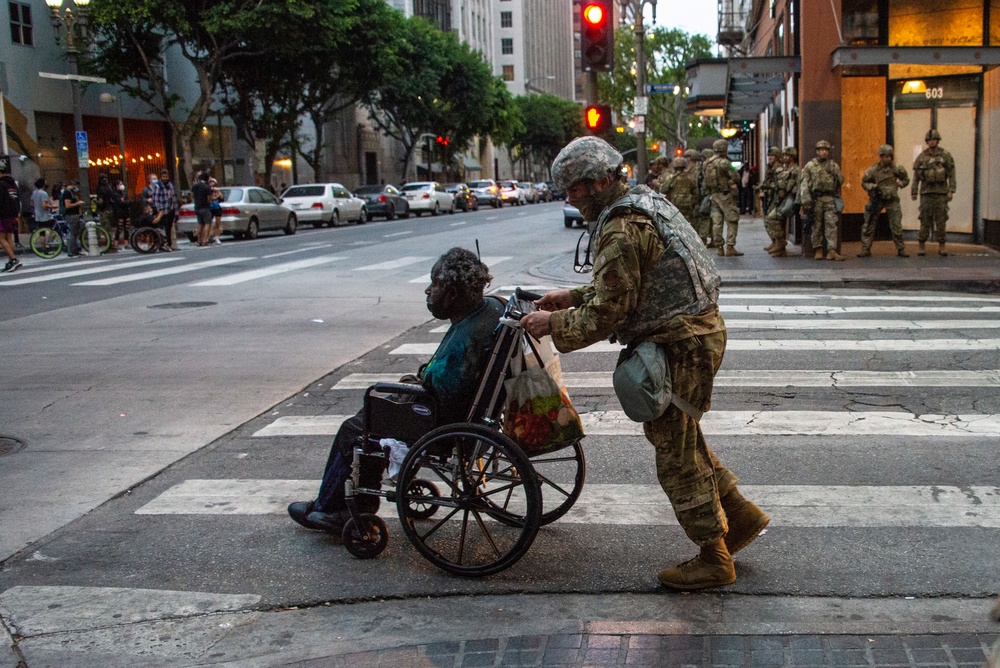Cal Guard works in Los Angeles during activation
