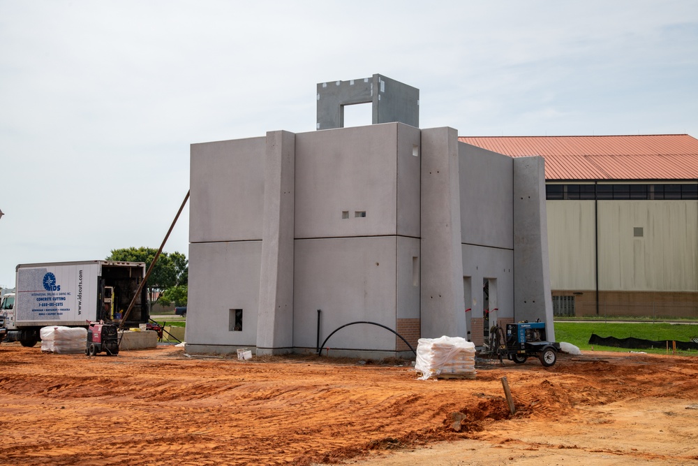 Air traffic control tower construction