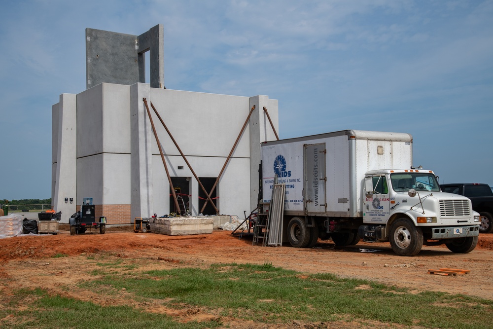 Air traffic control tower construction