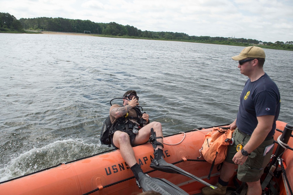 Navy EOD and Divers Conduct At Sea Damage Repair Training