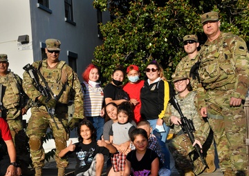 Cal Guard interacts with community in Old Sacramento