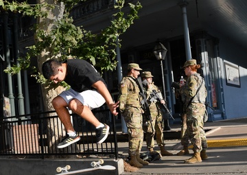 Cal Guard interacts with community in Old Sacramento