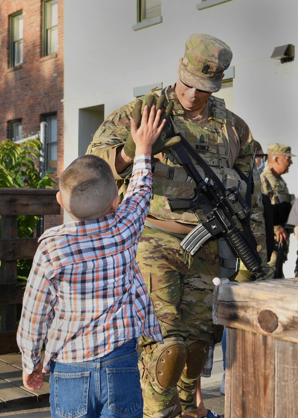 Cal Guard interacts with community in Old Sacramento