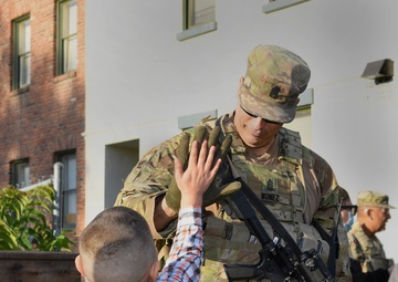 Cal Guard interacts with community in Old Sacramento