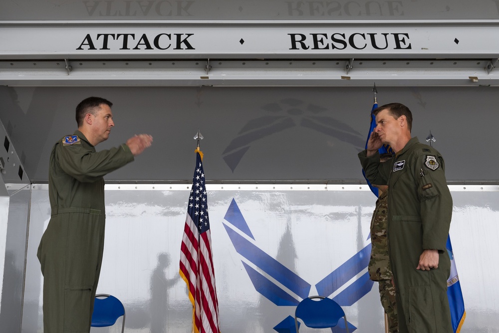 347th Rescue Group changes command