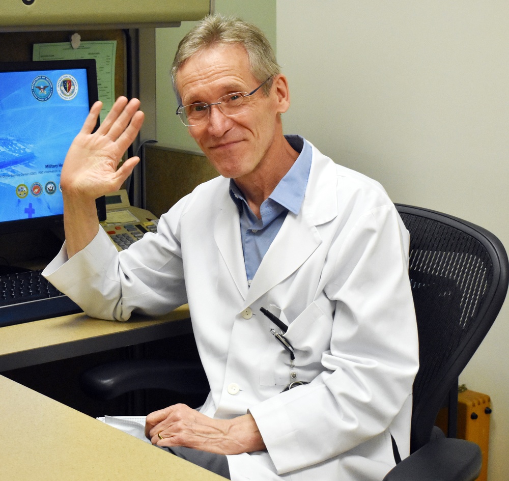 Retiring Camp Zama doctor looks back on 36 years at clinic