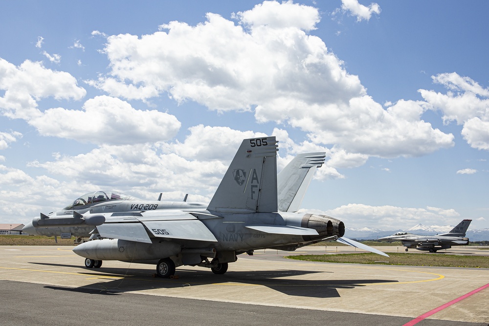 VAQ-209 and 13th Fighter Squadron conduct suppression of enemy air defense training exercises