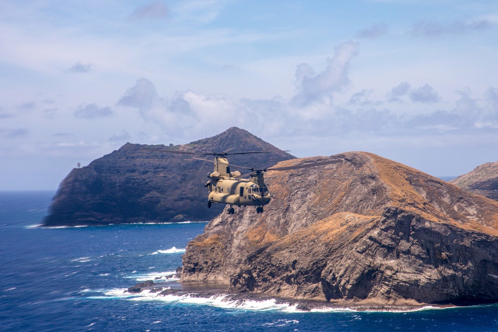 9x CH-47F Flight Around Hawaii Islands