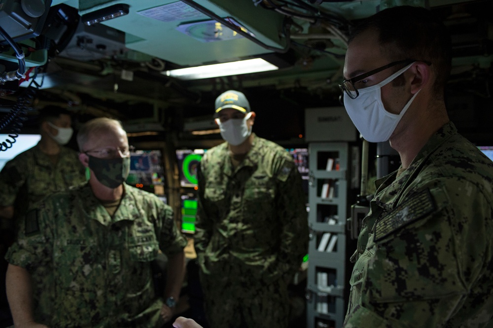 Commander, Submarine Forces Visits USS New Hampshire