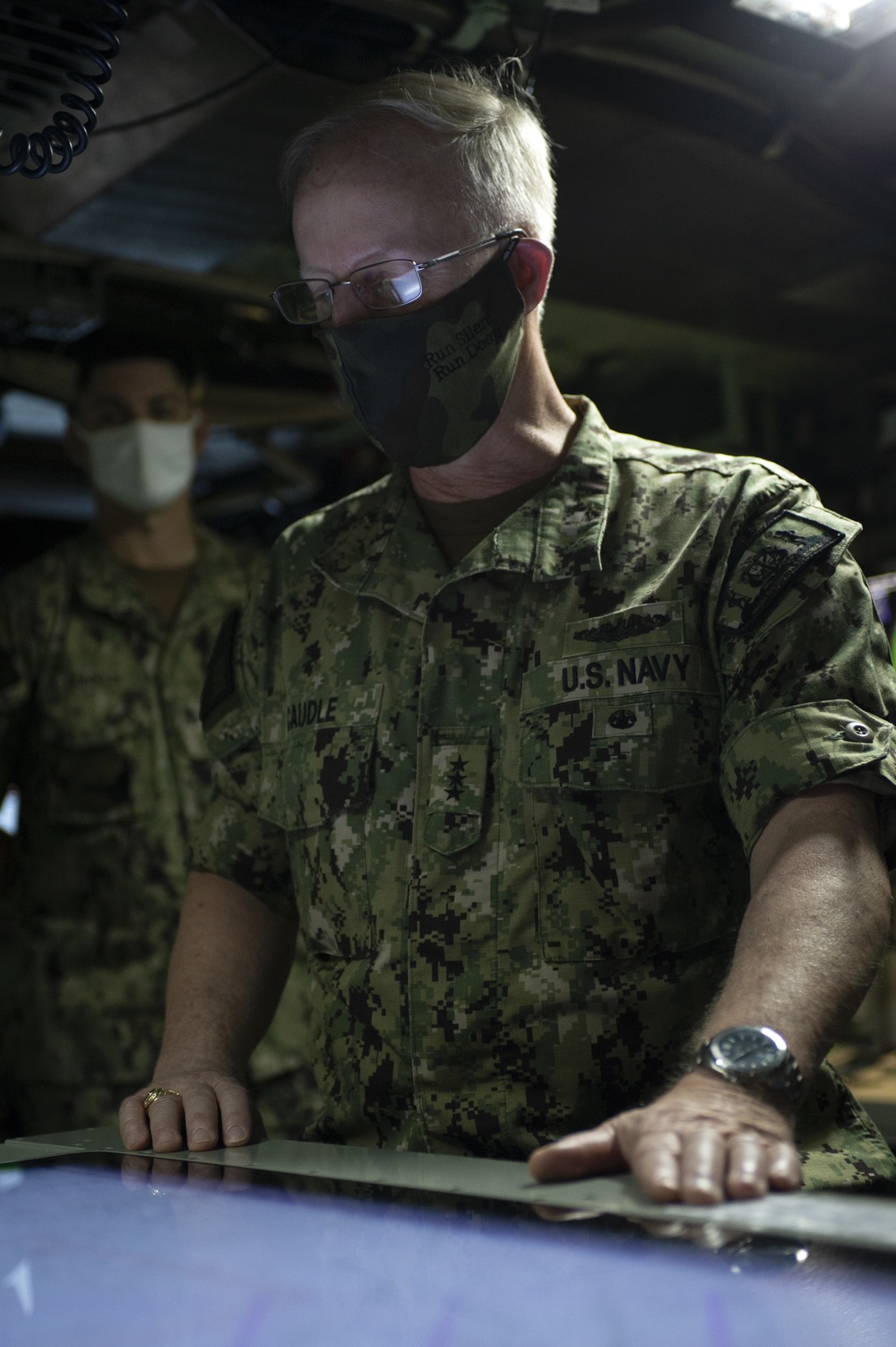 Commander, Submarine Forces Visits USS New Hampshire