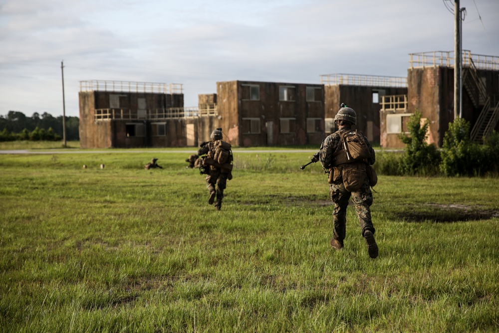 1/8 rehearses airfield assault and seizure during 24th MEU’s MAGTF exercise