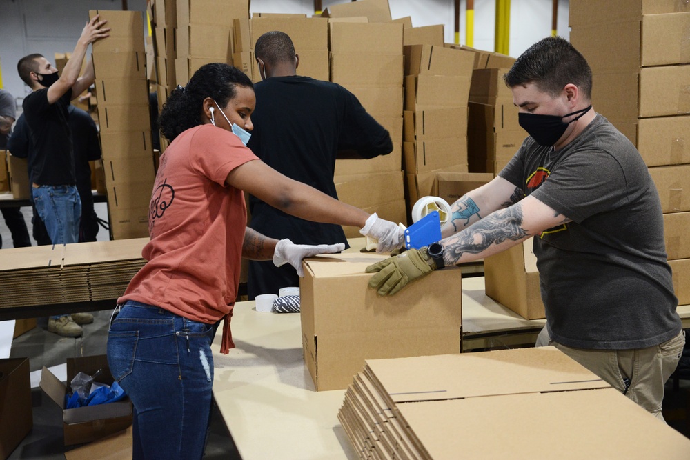 Brig. Gen. Daniel Dent visits SODO Food bank