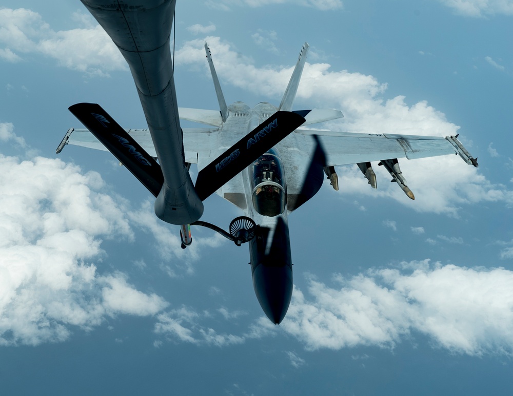 28th EARS refuels U.S. Navy F/A-18s