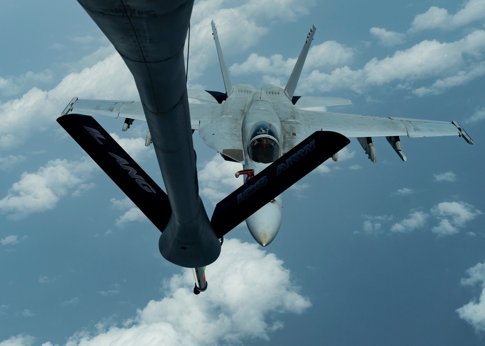 28th EARS refuels U.S. Navy F/A-18s