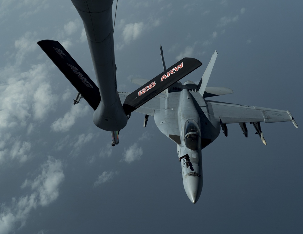 28th EARS refuels U.S. Navy F/A-18s