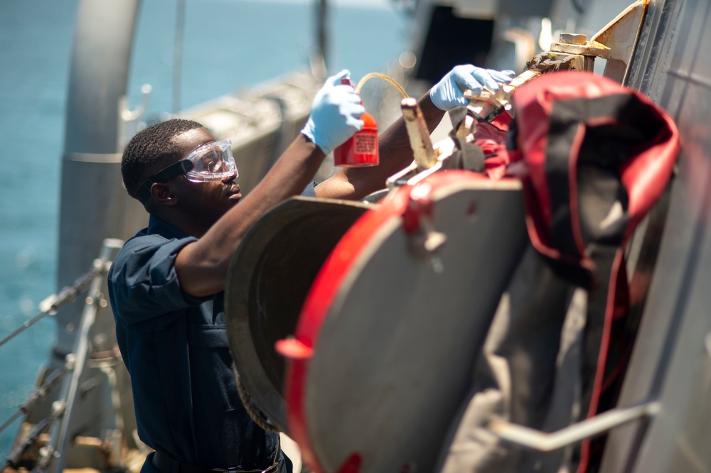 Rafael Peralta Sailors Maintain Ship’s Integrity