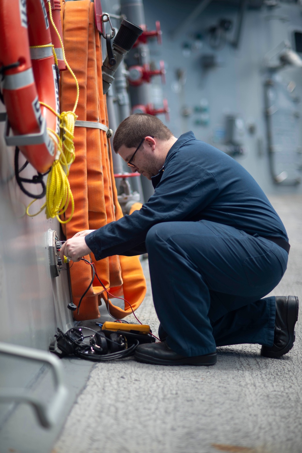 Rafael Peralta Sailors Maintain Ship’s Integrity