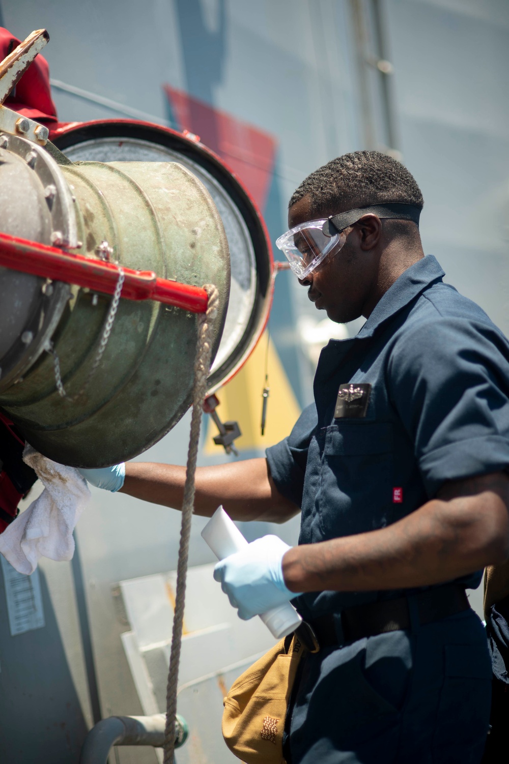 Rafael Peralta Sailors Maintain Ship’s Integrity