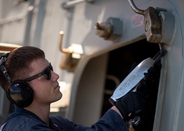 Rafael Peralta Sailors Maintain Ship’s Integrity
