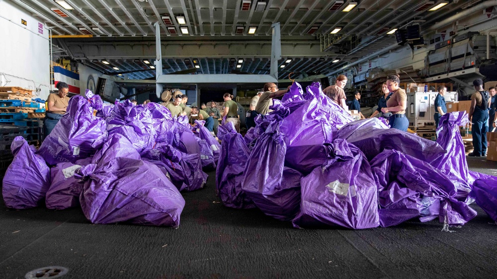 USS Bataan (LHD 5) RAS