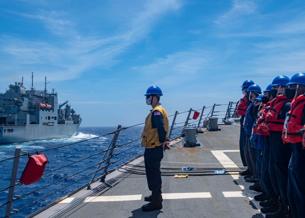 USS Mustin Conducts Replenishment-at-Sea