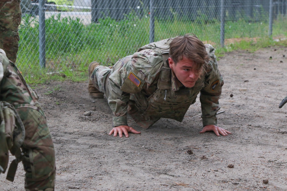 U.K., U.S., Romanian and Croatian Soldiers compete for the title of best squad