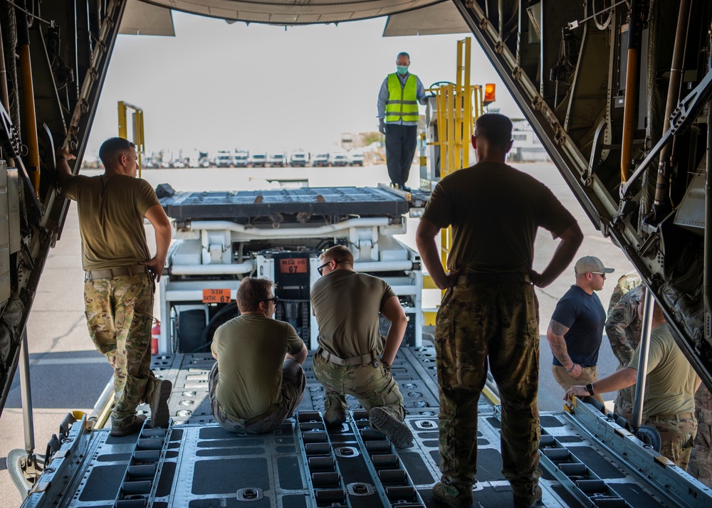 779th EAS, JET/IA transport cargo