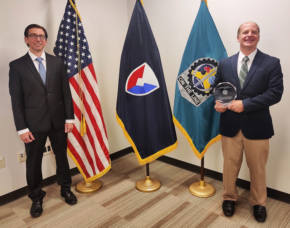 ASC employees at Tobyhanna Army Depot receive DOD packaging award