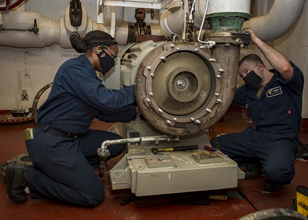 USS Carl Vinson (CVN 70) Sailors Perform Corrective Maintenance on a Water Pump