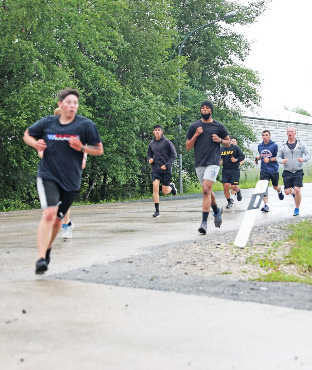 2-1 CD Soldiers Participate in COVID-19 Safety Run