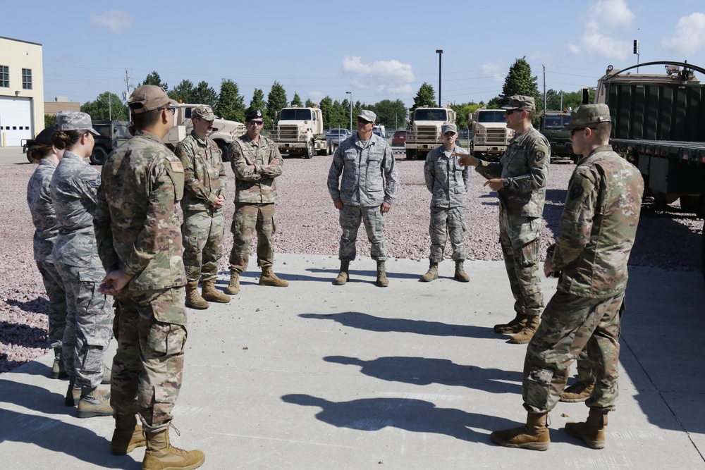 Hand and army signal training