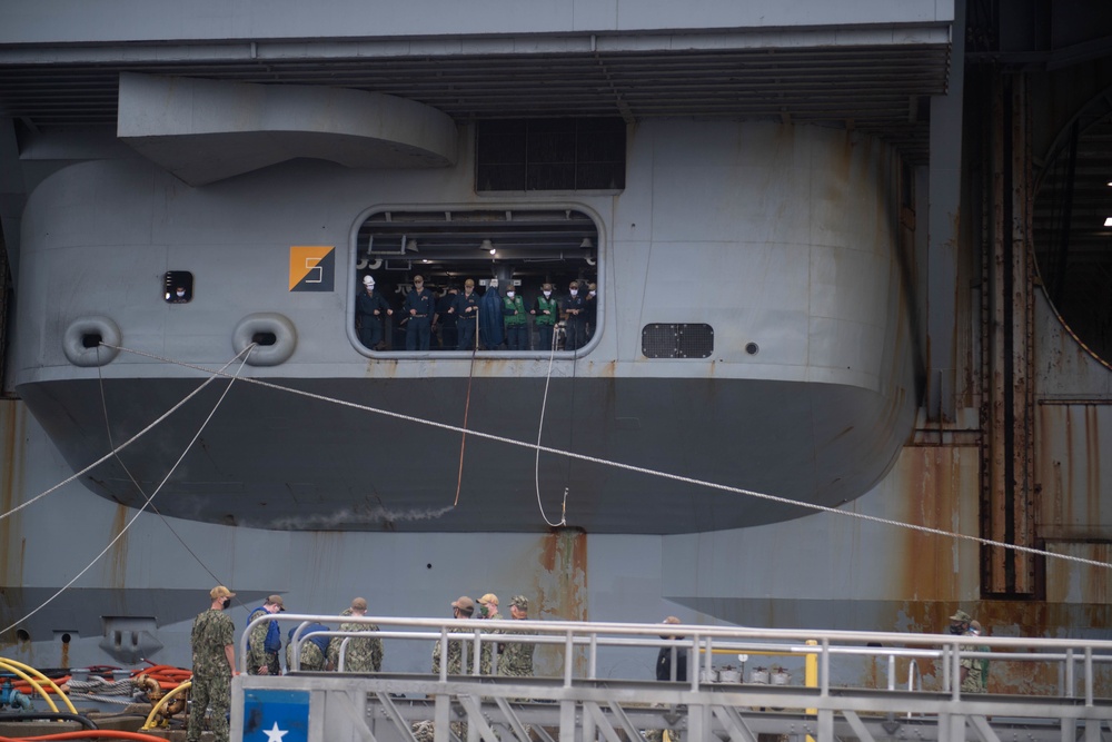 USS Harry S. Truman (CVN 75) returns to Norfolk, Va