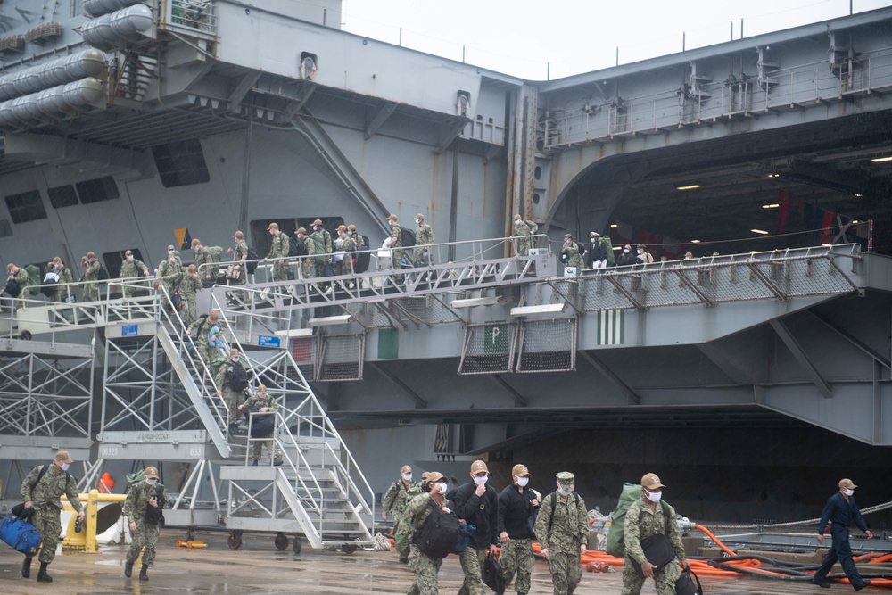 USS Harry S. Truman (CVN 75) returns to Norfolk, Va.